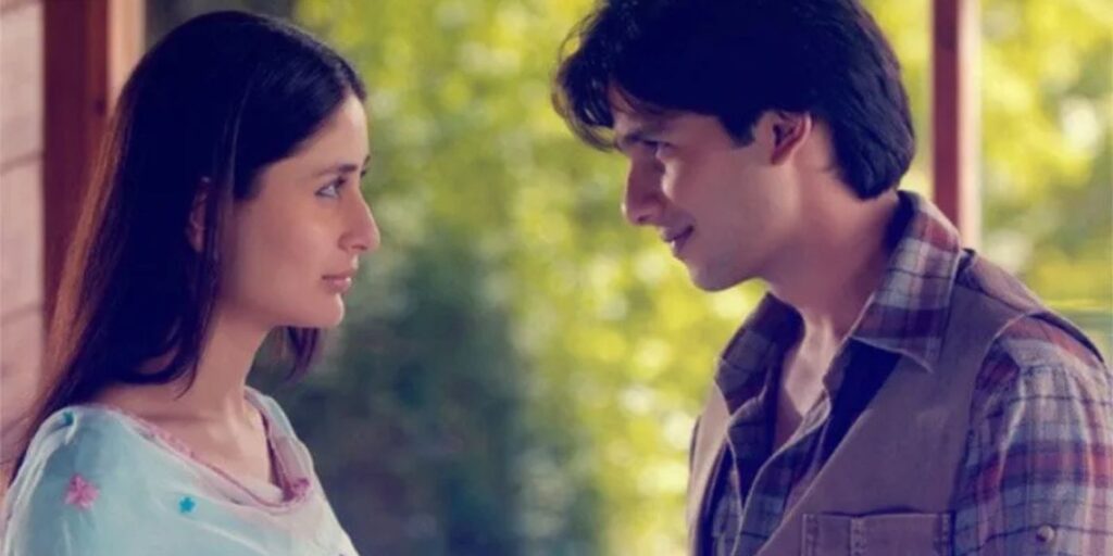 Kareena Kapoor and Shahid Kapoor in a scene from Jab We Met.